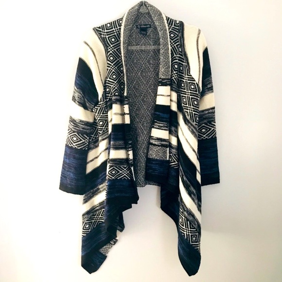 KHAKIS & CO. | boho | Southwestern Vibe - Picture 1 of 6